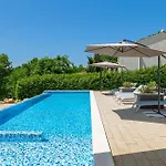 Villa Complex Barbara Vižinada