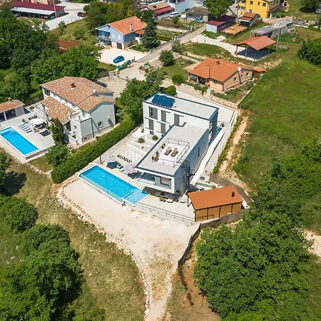 Complex Barbara Villa Vizinada