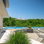 Complex Barbara Villa Vižinada