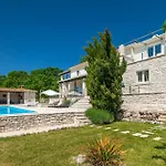 Villa Complex Barbara Vižinada