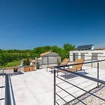 Complex Barbara Vila